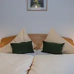 Erlebenswert Bauernhof Gruber Penzion 3*